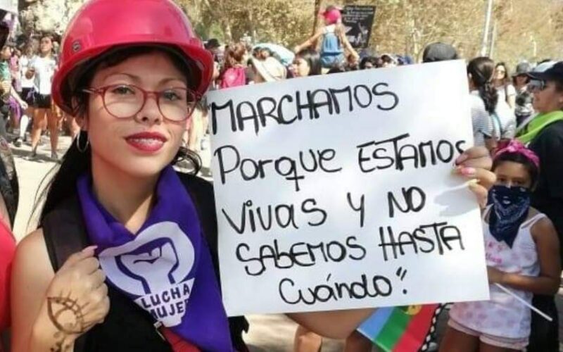 Londres_38's tweet photo. 🔴 DENUNCIAMOS: Corte de Apelaciones de Santiago revocó prisión preventiva a Juan Zamorano, FEMINICIDA de Ángela González (24 años), a quien atropelló y asesinó. Audiencia y apelación NO fue informada a familia de Ángela.
#NoMásImpunidad contra mujeres. Dignidad y justicia AHORA! https://t.co/hglRL4mVoN