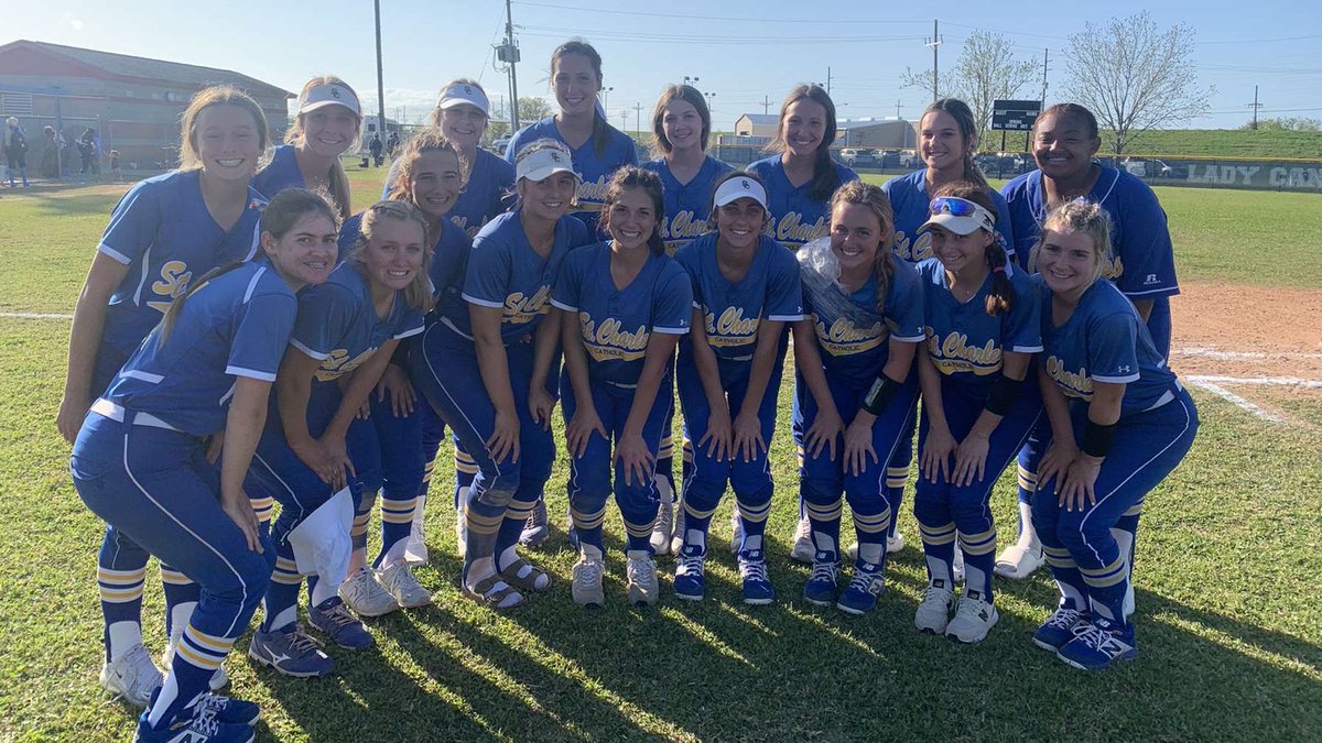 scc_hs's tweet photo. It’s the big day for Comet Softball! Come out to show some love for our seniors as they celebrate Senior Night in their game versus Morris Jefferson. This district championship game begins at 4pm today ~ Thursday! #Seniors21 
🥎💙💛 #gocomets #heyheyheyscc https://t.co/tU89W8dcmR