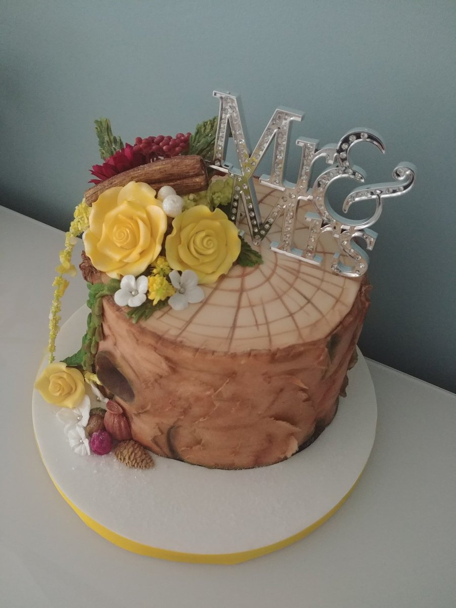 Micro weddings for now but bigger weddings are coming back! Who is excited?? <a href="/amaysingbakesb1/">amaysingbakesbyclaire</a> <a href="/CWM_AEW/">An Essex Wedding</a> <a href="/TheMainEventUK/">Main Event Wedding Shows Ltd</a> #brides #weddings #wedding2021 #groom #hitched