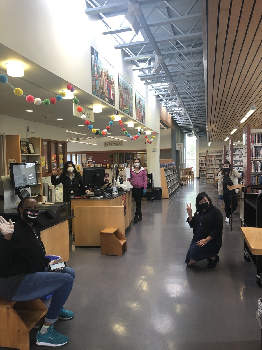 SFPublicLibrary's tweet photo. And Day 3 is underway of our newest #SFPLToGo location, our Portola Branch Library! We're so excited to see you!
Find out the latest on our pick-up service: https://t.co/uYrfkC6rxs. https://t.co/F9MzI26un7