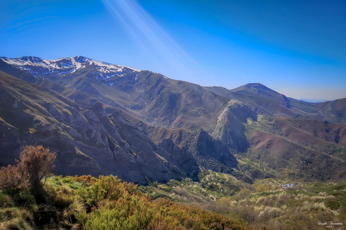 DDValderrueda's tweet photo. Hoy despedimos el día desde El Bierzo #Leonesp con el precioso pueblo de Peñalba de Santiago.

Imagen que nos envía @DaniloTarantino

¡Buenas noches! 😊 https://t.co/xg2bnb7vTO
