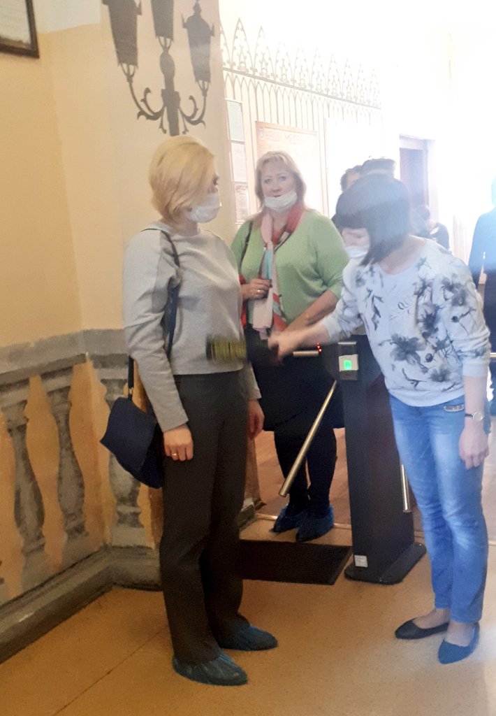 Сегодня в <a href="/mbou15samara/">МБОУ Школа № 15 г.о. Самара</a> прошла акция «ОГЭ для родителей».В этот день все желающие прошли всю процедуру ОГЭ:от входа в экзаменационный пункт через металлоискатель до выполнения работ.В ходе встречи с админ.школы участники Акции получили разъяснения по всем интересующим их вопросам