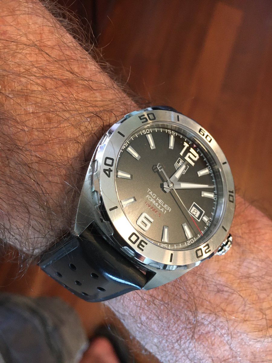 JonnyDubSD's tweet photo. @HJPreller @suuuhdudeee Mine too!  It’s the official watch of Padres Twitter https://t.co/5NZjPhay8e