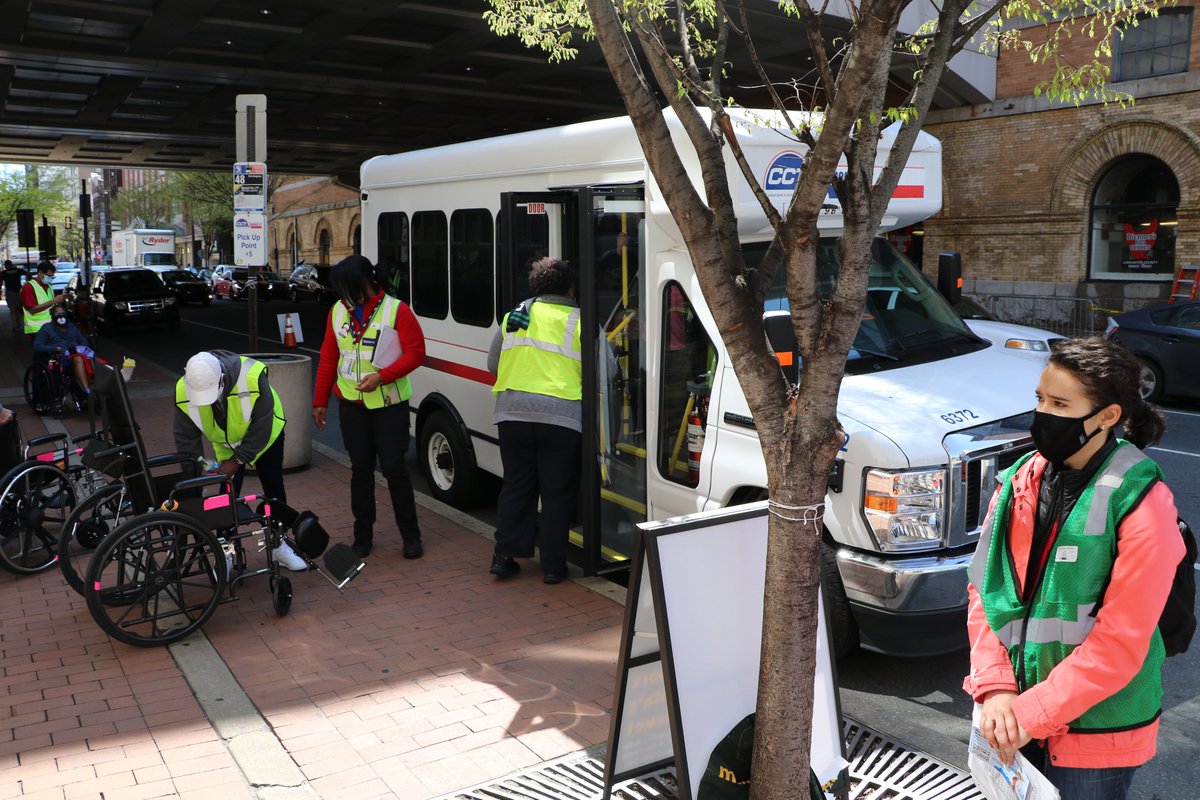 FEMAregion3's tweet photo. Accessibility and equity are just two of the key elements to the success of the Center City Vaccination Center in Philly. @SEPTA works with @fema along with a small army of volunteers who help residents get on &amp; off the transportation to get their shots. #VaxUpPhilly https://t.co/XU6awCQzuW
