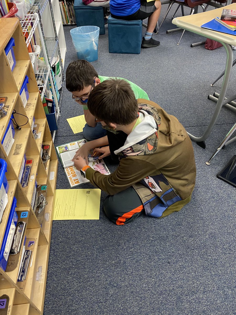 msphillips2021's tweet photo. Day 2 for our study of climate change. Students chose pathways that they are passionate about: habitat destruction, ocean pollution, wind energy... THEY ARE BECOMING CLIMATE ACTIVISTS! https://t.co/dEj6ip01LQ