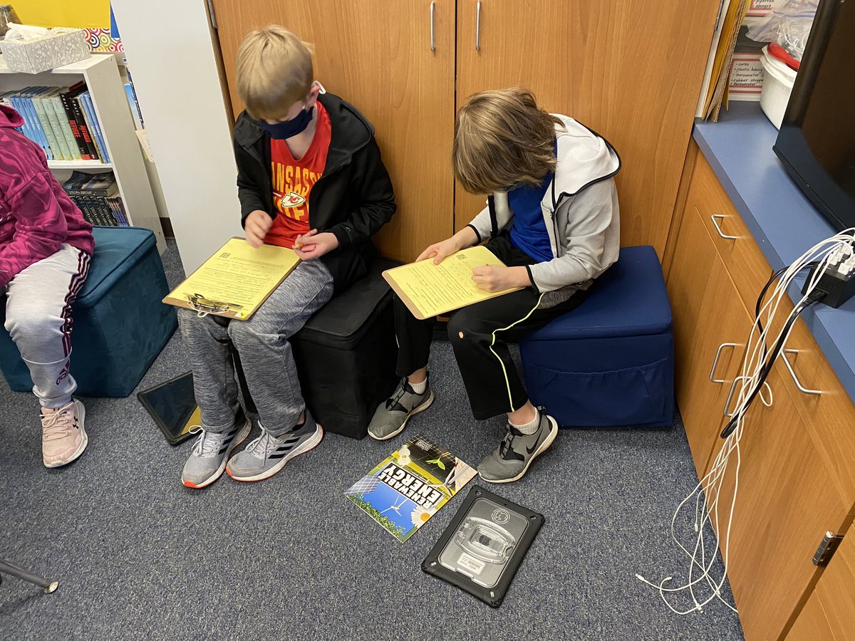 msphillips2021's tweet photo. Day 2 for our study of climate change. Students chose pathways that they are passionate about: habitat destruction, ocean pollution, wind energy... THEY ARE BECOMING CLIMATE ACTIVISTS! https://t.co/dEj6ip01LQ