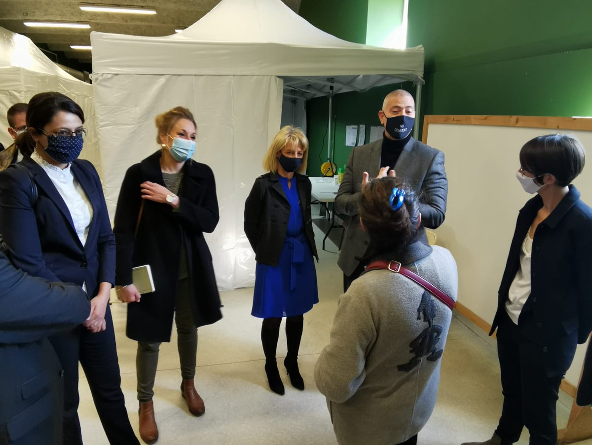 Fernand79844854's tweet photo. Visite du Centre de vaccination 💉 de Donzère

Merci au @Prefet26, @AliceThourot, @MoutonMP, la directrice de l’ARS26, les élus du territoire et plus particulièrement les professionnels de santé de Donzère, les Granges, Chateauneuf et Malataverne, les services de la commune. https://t.co/vRg5Pu9jYa