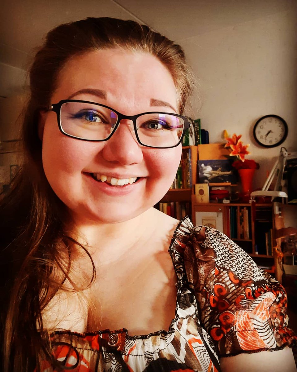 Kokemus tämäkin: ensimmäiset etävuosijuhlat Zoomin ääressä! Oli hauska tälläytyä juhlistamaan 34-vuotiasta journalistiikan ainejärjestöä ja suuri kunnia tulla kutsutuksi mussukoitten seuraan. Onnea <a href="/Looppi_ry/">Lööppi ry</a> ja kiitos kivoista virtuaalikemuista! 🥂
#JYUnity #JYUnique #opehommat