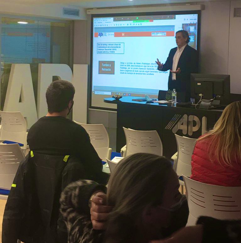 HousesCatalonia's tweet image. apigirona: Acabem el mòdul sobre #NormativaEspecíficaDelSectorImmobiliari del #DESI #AICAT. Tenim grans alumnes i també grans docents. 

🙏🏻 Gràcies per compartir la vostra expertesa i coneixements, malgrat tot. 
#sempreAprenent #formacióAPI #APIgirona #D…