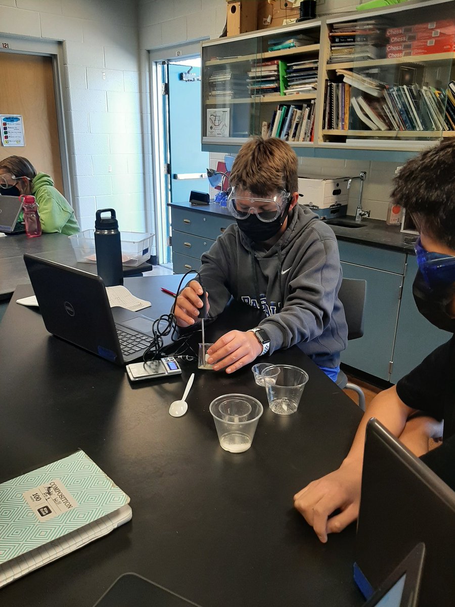 ClpmsScience's tweet photo. Pirates experimenting with cool (REALLY cool) endothermic reactions! https://t.co/T4BR7N6Ot2