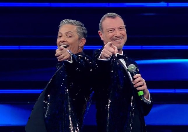 It was my first time watching Sanremo this year and it was really good, I hope when Italy wins Eurovision that Amadeus and Fiorello will host it and perform 