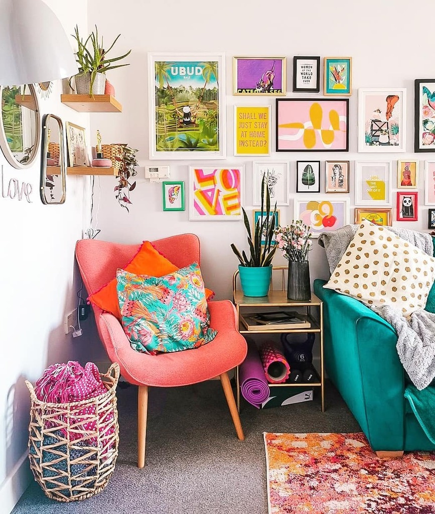 ericavonderwall's tweet photo. Love that Royal Mail 'sorry we missed you' email, even though.. we live in a Panini and I literally am home all day long. 🤪🤪🤪
.
.
.
.
.
#ColoursInCaptivity #ericastayshome #crashbangcolour #colourmyhome #cornersofmyhome #cosycorners #prettylittleiin… https://t.co/zWOjReRaja https://t.co/4LPNoqBlde