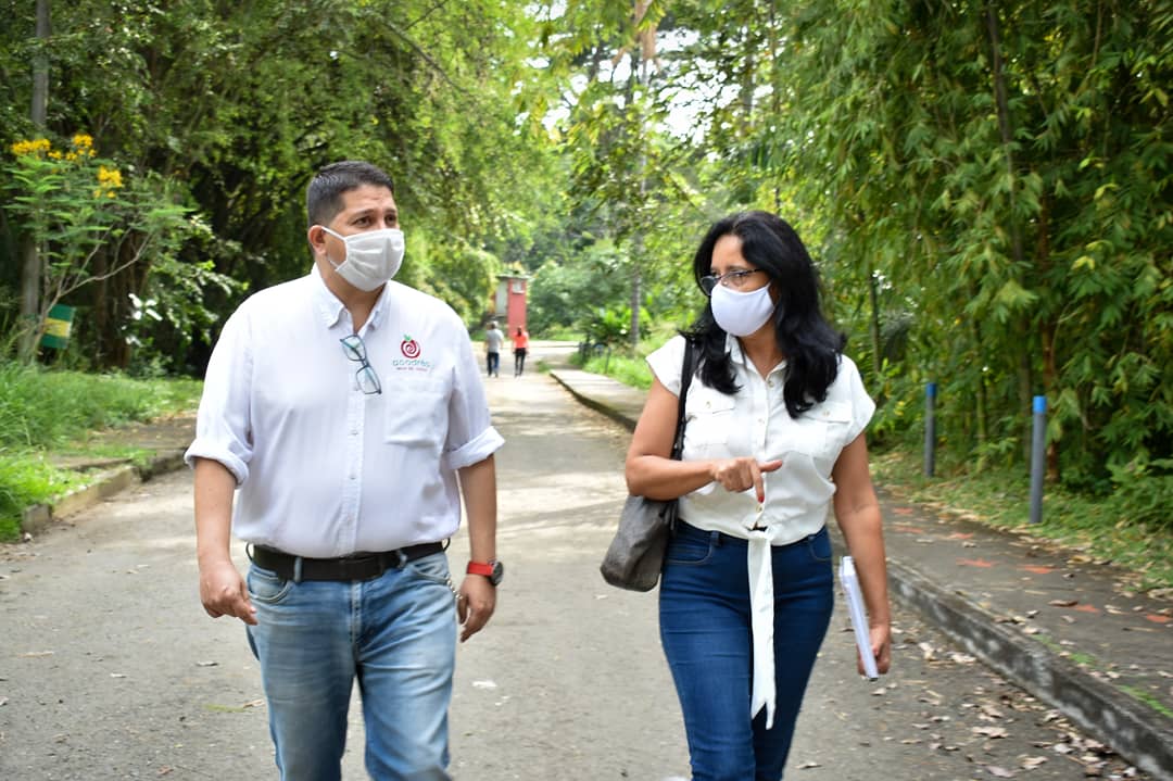 gastronomica_co's tweet photo. Nuestro Presidente de Junta Directiva Diego Arana y nuestro Dir. Ejecutivo @branyprado visitan #Palmira para reunirse con la Dir. del #bosquemunicipal con el fin de brindar acompañamiento para mejorar la oferta Gastronómica, y de está forma generar espacios para la  gastronómía!! https://t.co/2PJla11zx0