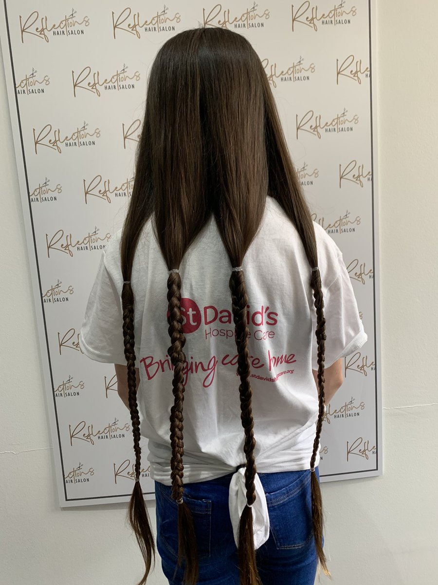 RhianRhiflea's tweet photo. She’s done it! Well done Meg. 20 inches of hair to be donated to @LPTrustUK and over £1600 raised for @SDFHC ! We couldn’t be prouder. @HockeyWales @breconhc https://t.co/qlMbG5PoAN