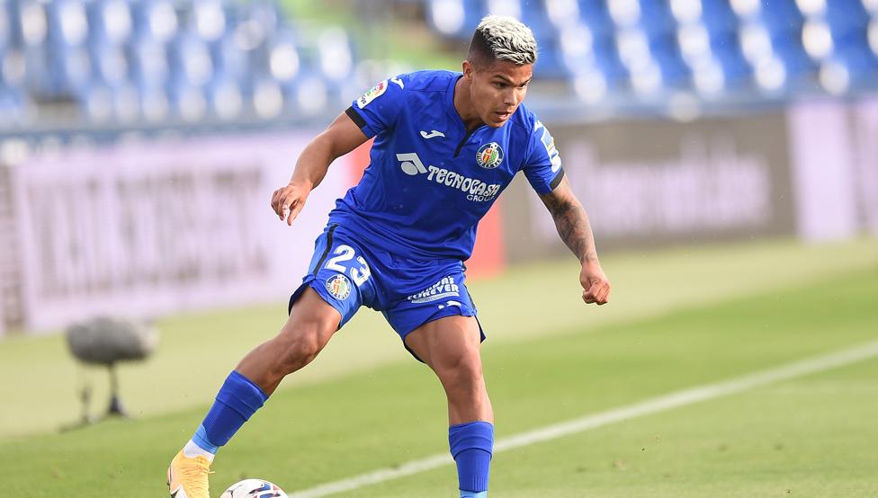 DdcGetafe's tweet photo. Victoria agridulce hoy en el Coliseum ya que ni @Cristiano ni Cabaco pudieron terminar el partido que los nuestros terminaron ganando por 3 goles a 0.
A pesar de estas lesiones el recién llegado Cucho ha deslumbrado tras salir desde el banquillo por Cristiano marcando 2 goles. https://t.co/6UAngYbnmP
