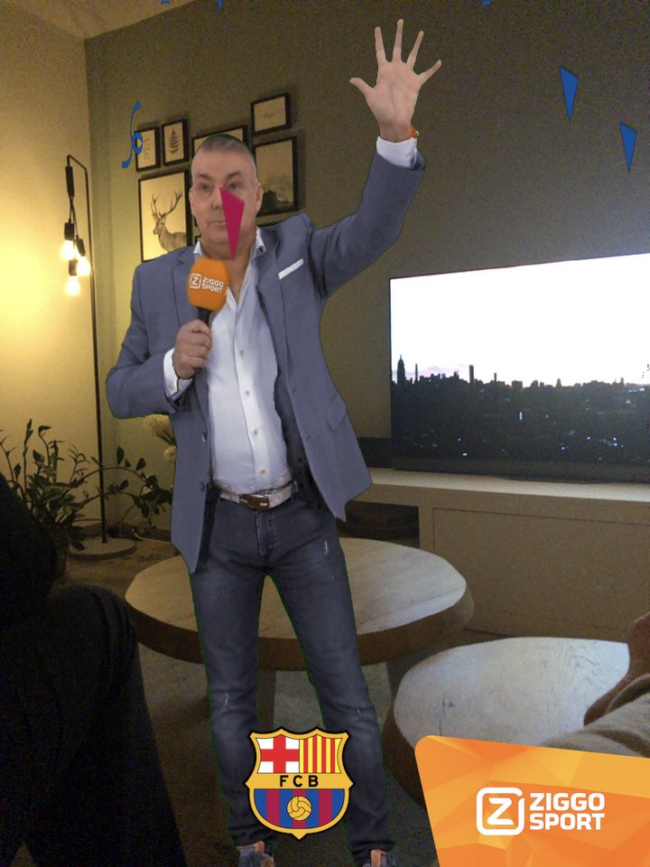 theuzz's tweet photo. Wat een feest met ⁦@elsierd⁩ en de voorbeschouwing van El Clasico live vanuit onze woonkamer ⁦@ZiggoSport⁩ https://t.co/S1OuzvBJ1p