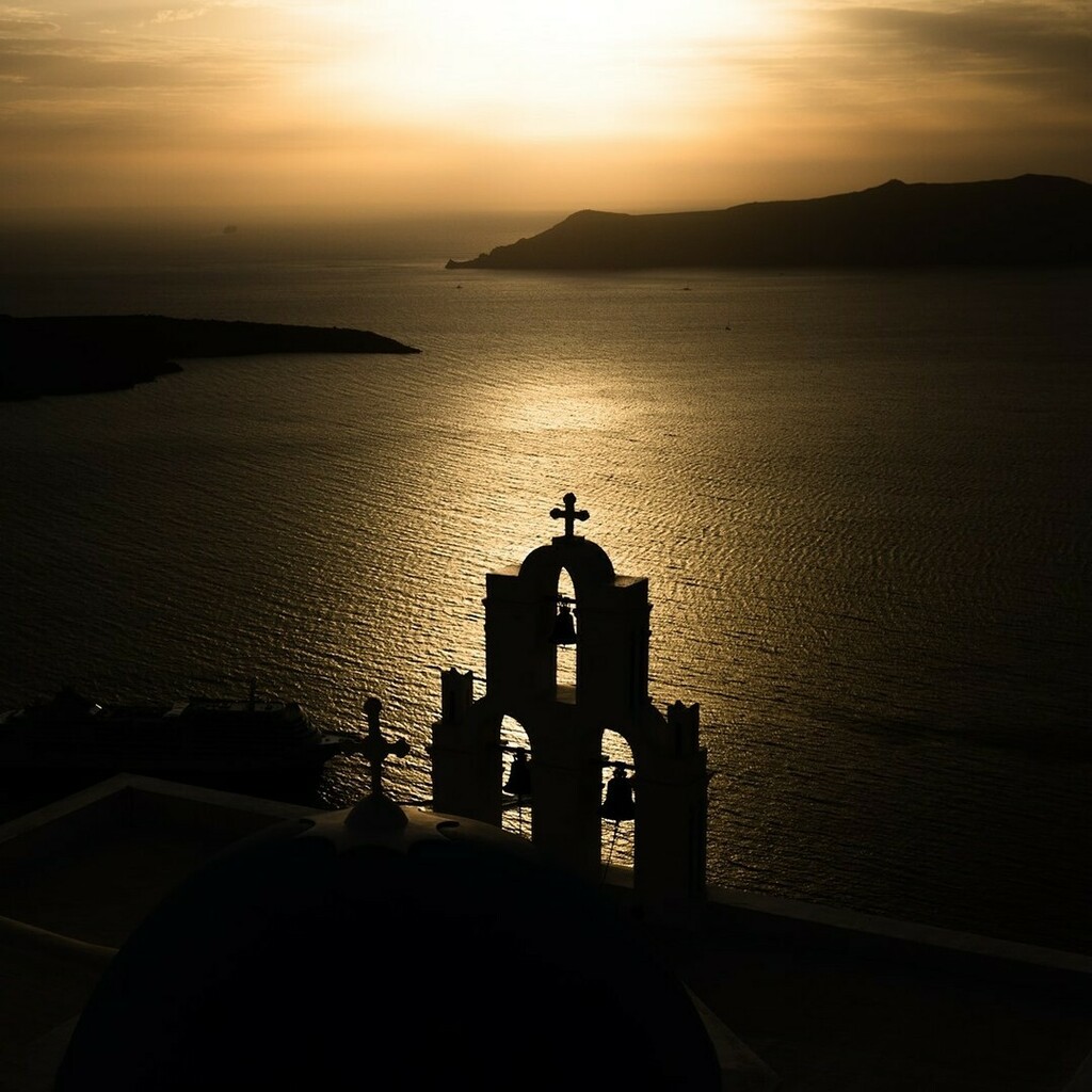 Top100Wonders's tweet photo. Sunset in Santorini https://t.co/CcT9DOjhfj