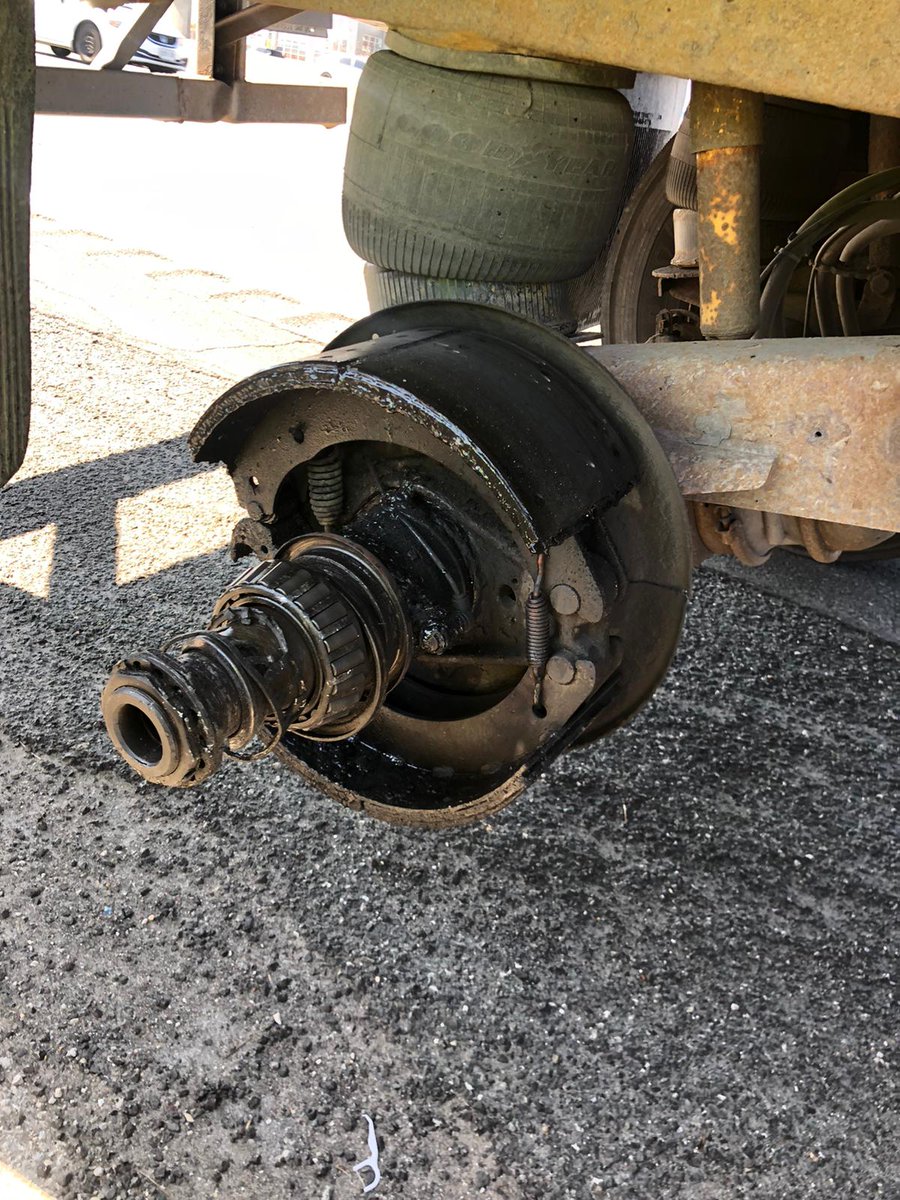 OPP_HSD's tweet photo. #WheelOff #Hwy401 eb at Neilson. Fortunately no injuries, the wheels did not hit any other vehicles. https://t.co/oGx0IBjoY6