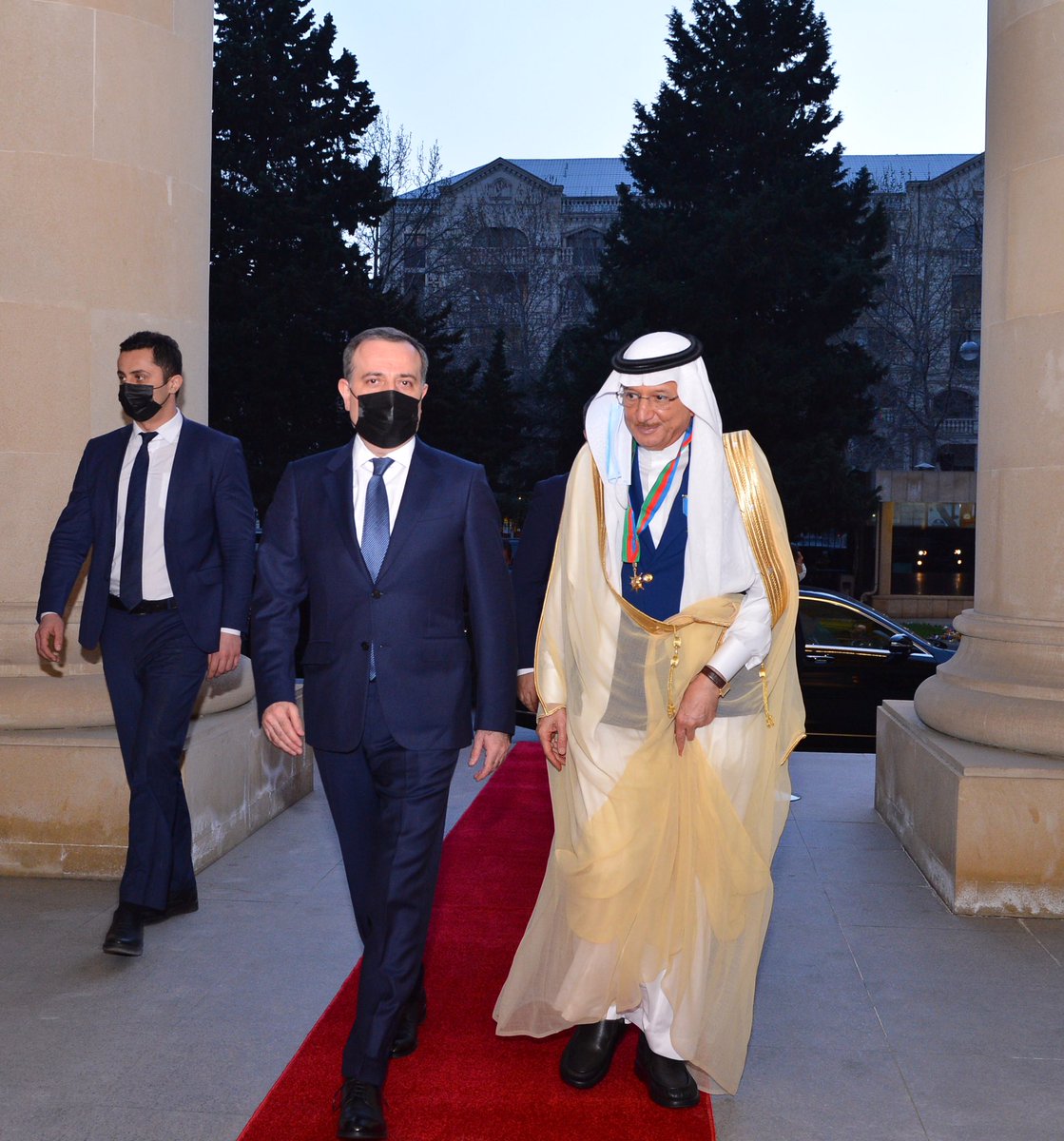 AzerbaijanMFA's tweet photo. Bu gün nazir Ceyhun Bayramov İƏT Baş katibi Yusif bin Əhməd əl-Osaymin ilə görüş keçirib. Hazırda ölkəmizdə səfərdə olan İƏT-in Ermənistanın Azərbaycana qarşı təcavüzünə dair Təmas Qrupuna daxil olan ölkələrin daimi nümayəndələri görüşdə iştirak edib.

🔗https://t.co/l4J7SNUCbo https://t.co/VUbk7UpLsx