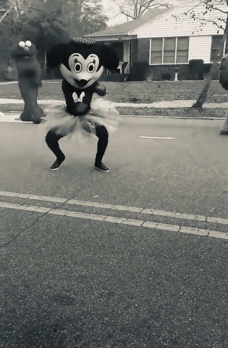 OooKailEm's tweet photo. The first ever Disneyland Parade; 1955❤️ https://t.co/uvsJhkEzsC