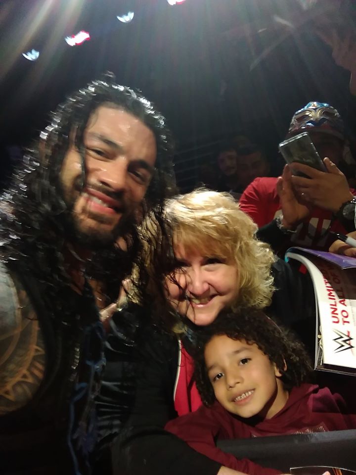 Who else thinks #RomanReigns would make an amazing main character in a romance book? Yes, I got to meet him at a show. So kind to the fans.