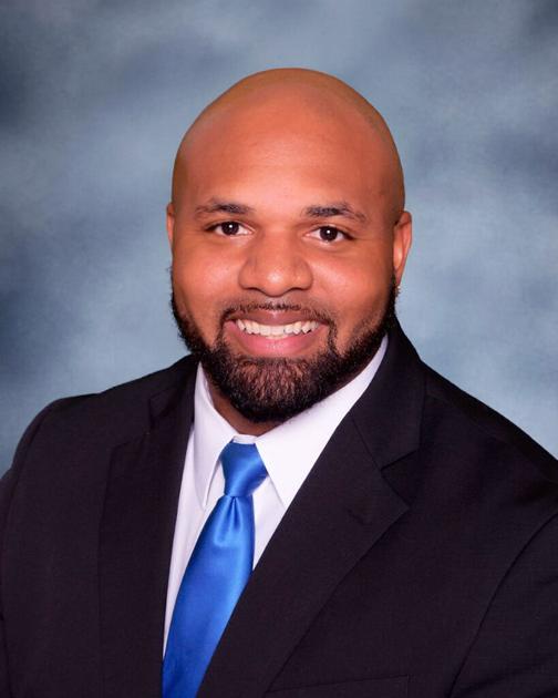 MonroeNOWonline's tweet photo. Alpha Hart principal, former MU RB Moore on deck to become next CPS assistant superintendent https://t.co/J7EKP7gKQv https://t.co/oRSOtKpYBj