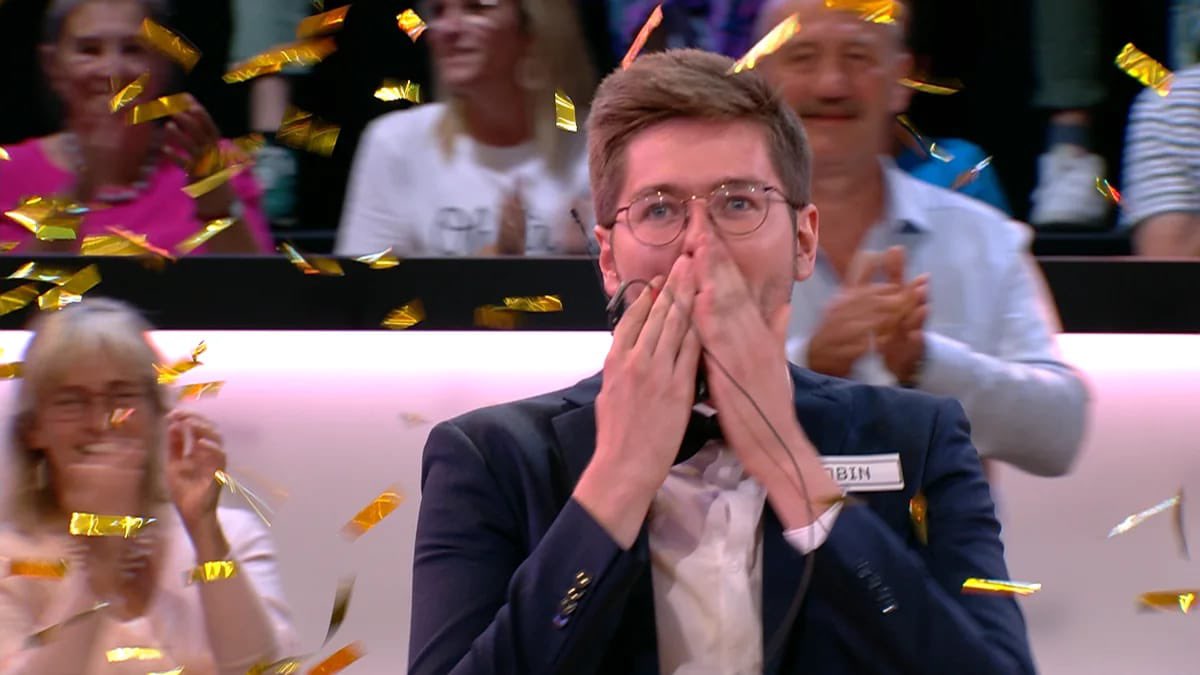 <a href="/R0BAE/">Robæ</a> WINNAAR VAN 1 JAAR GRATIS MAAR VOORAL <a href="/Kaaskr0ket/">Bram ft. cutesy era 🌸</a> VERLIEZER VAN DE ROUGEKES HSHZHZHEHEU