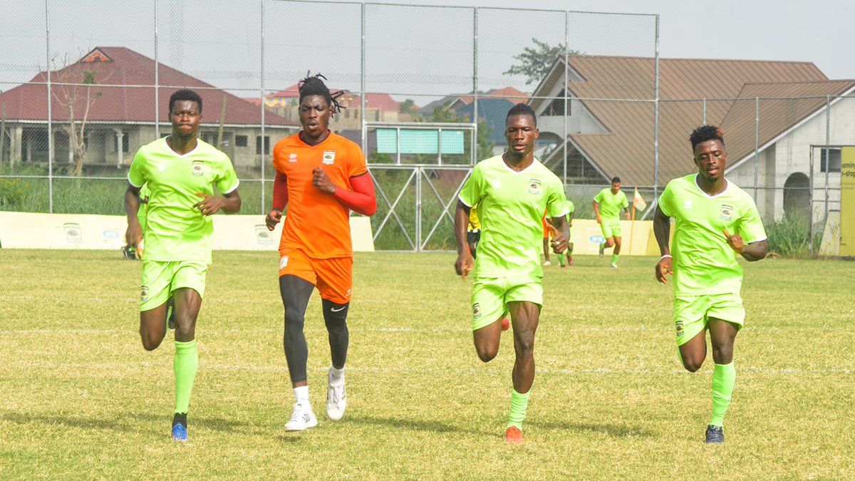 AsanteKotoko_SC's tweet photo. RUN!! RUN!! RUN!!🏃‍♂️💪

#AKSC #AriseLetsBuild #KumApem https://t.co/EZtlrIs4pl