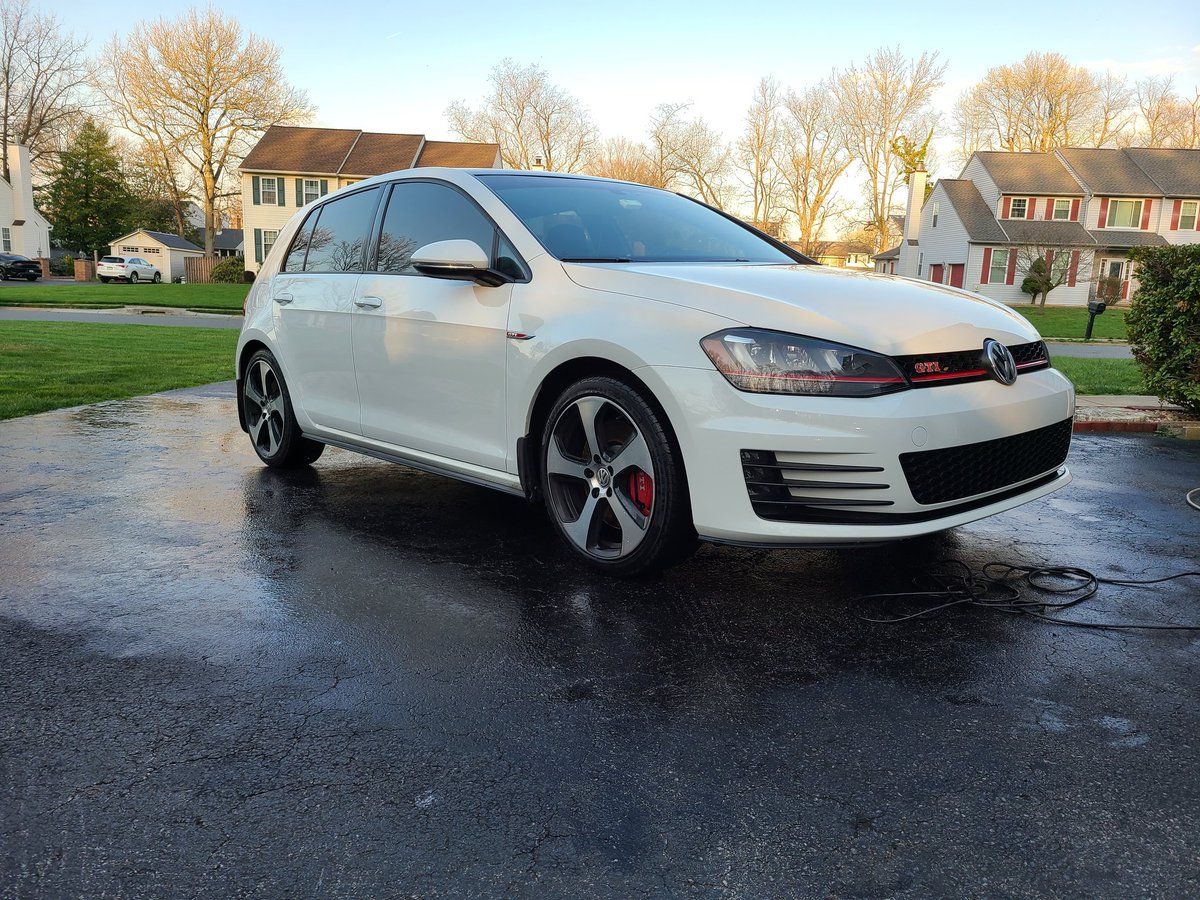 ZayhanWolf's tweet image. Cleaned up my boat and the daily bean!

#cammed #hemi #gti #challenger #dodge #volkswagen