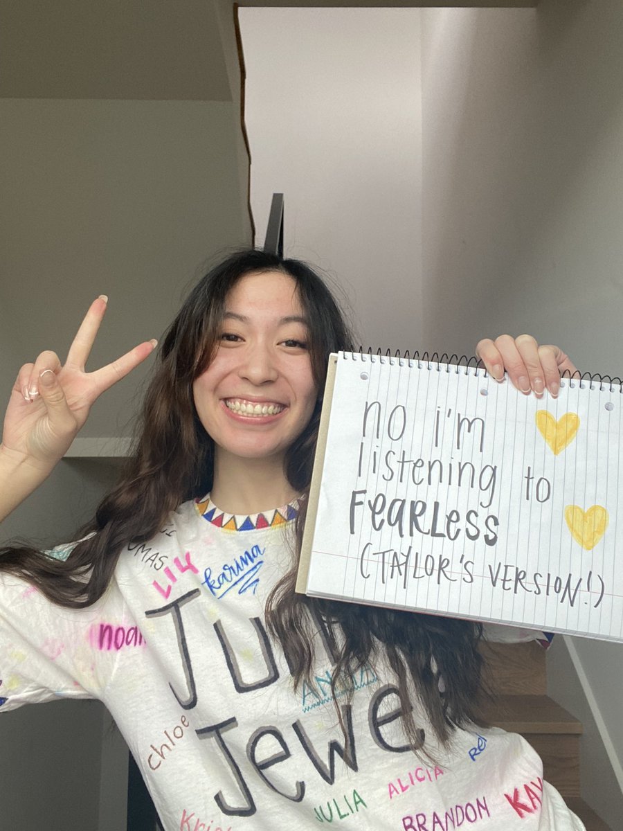 taylovesallie's tweet image. hey tay! I just wanna say I have forever been and always will be (😉) a swiftie and love u!!! I am so extremely proud of you putting out your own version of your music and persevering through the hard times! You inspire me everyday! 💛💛 #FearlessTaylorsVersion @taylorswift13