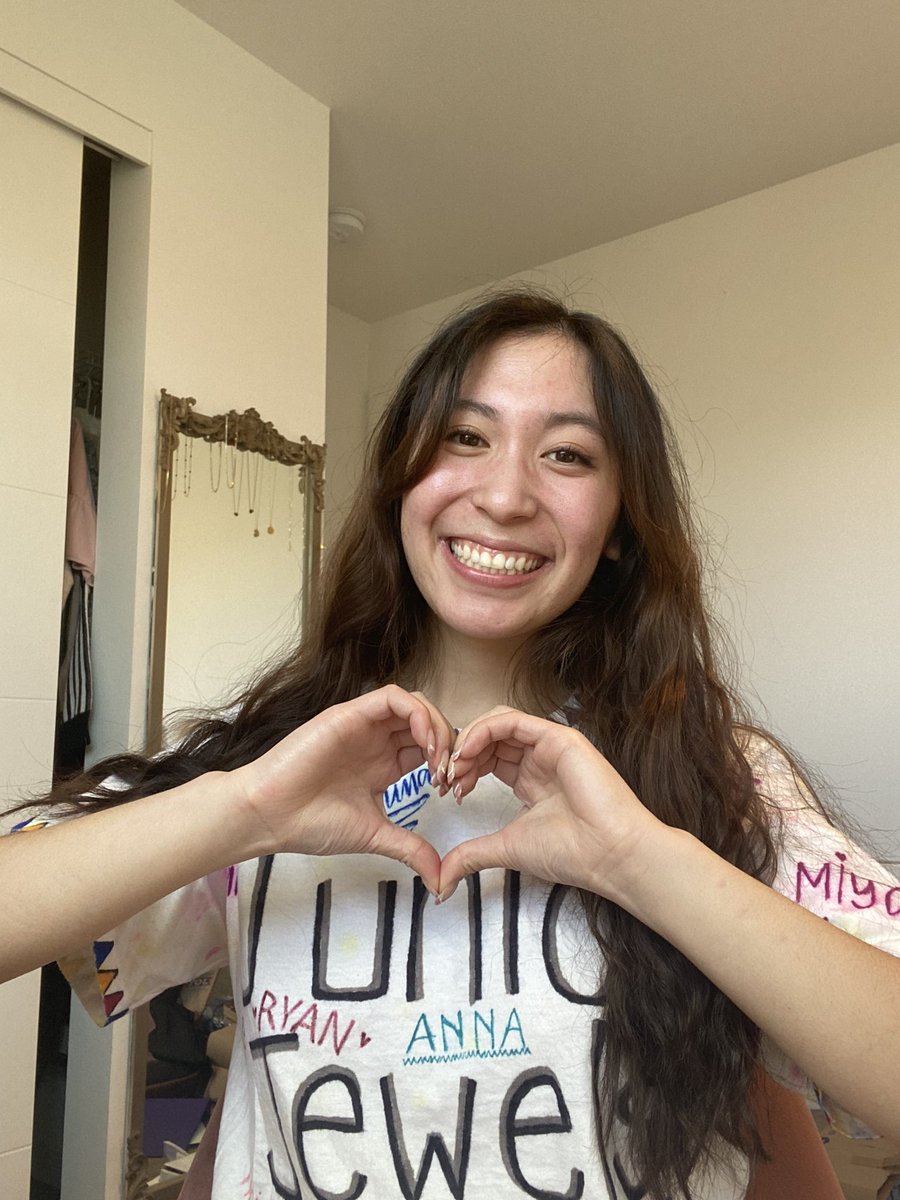 taylovesallie's tweet image. hey tay! I just wanna say I have forever been and always will be (😉) a swiftie and love u!!! I am so extremely proud of you putting out your own version of your music and persevering through the hard times! You inspire me everyday! 💛💛 #FearlessTaylorsVersion @taylorswift13