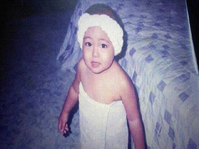 I can't believe Taehyung made us believe that he gonna post a pic of him with a towel only for him to post his baby pic with a towel 