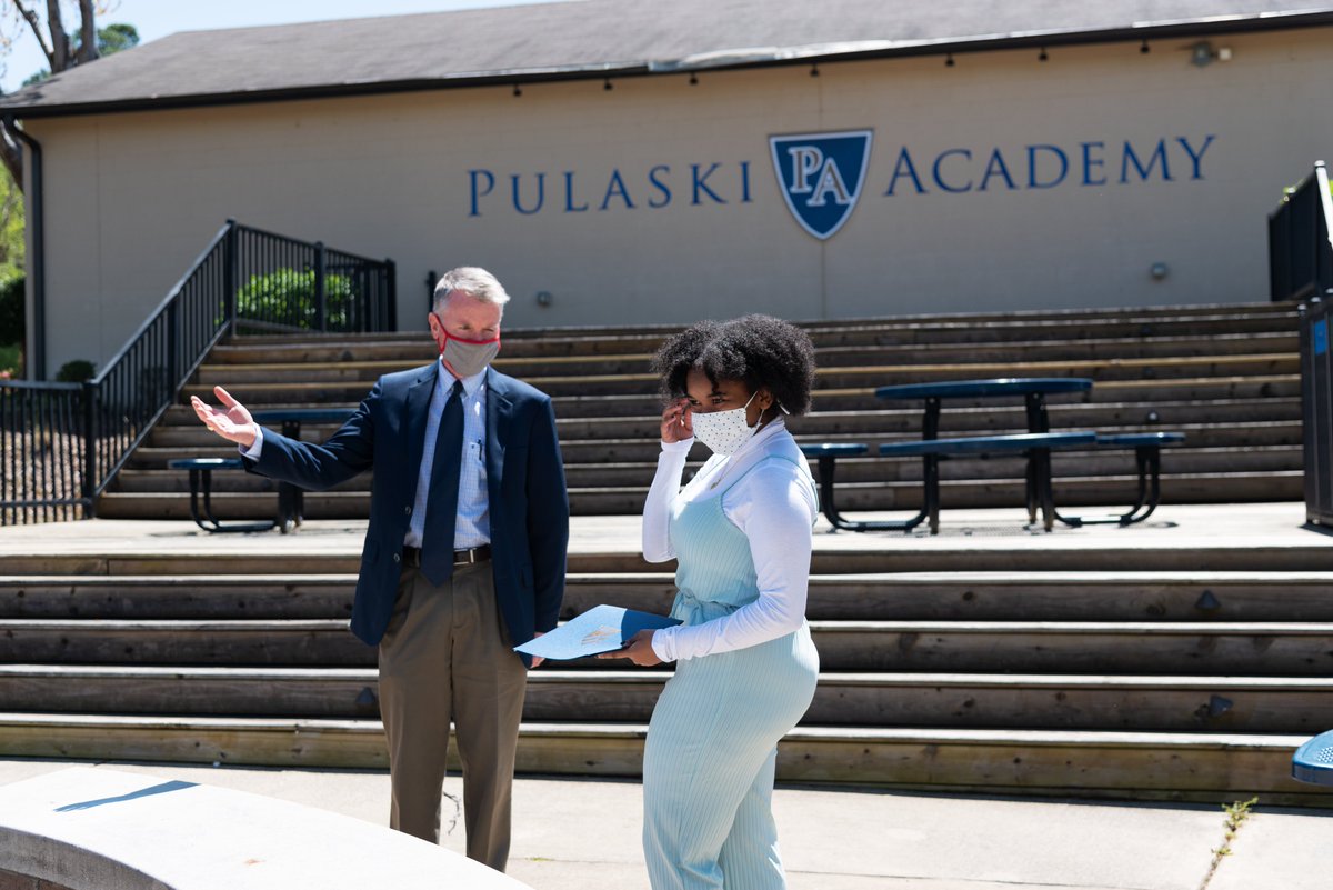 pulaskiacademy's tweet image. This afternoon, we congratulated #PAGrade12 @PA_Theatre student Amaya Hardin for receiving the National High School Heart of the Arts Award for the State of AR. 💙💛We are #PAProud and look forward to where Amaya's #PAPathToExcellence in the performing arts leads her! 🎉🎭👏