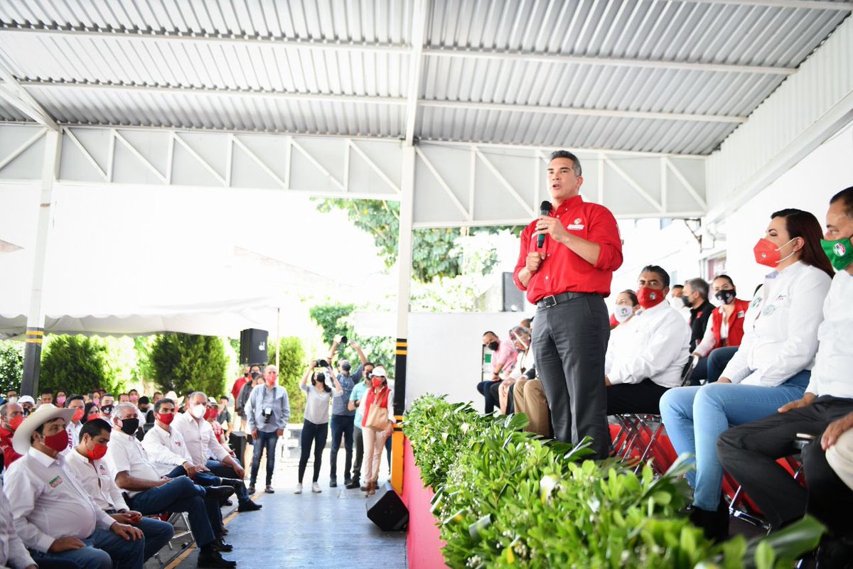 alitomorenoc's tweet photo. ¡Aquí estamos los priistas! Aquí es donde nadie nos gana, en el territorio, con la gente, con las bases, de frente.

¡Que los mexicanos sepan que el PRI es el mejor partido de México y que siempre estaremos de su lado! https://t.co/ToZRLqw6o4