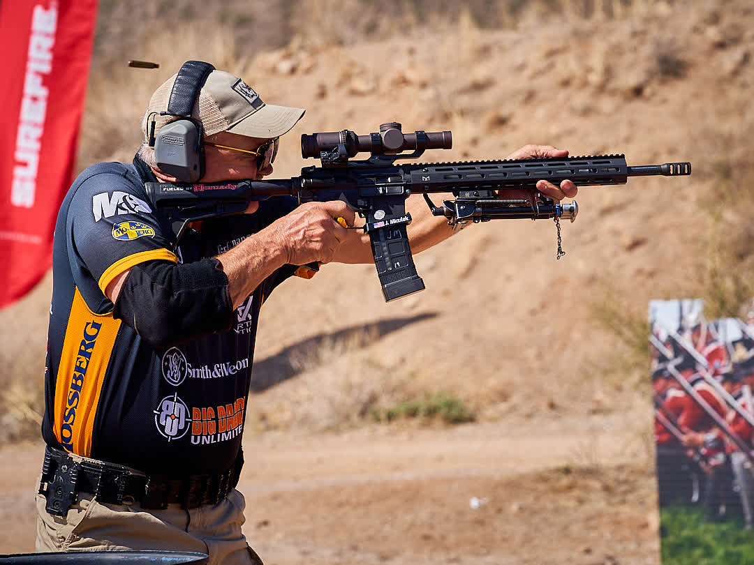 AfterActionAZ's tweet photo. The Man, The Legend: Jerry Miculek

@smithandwessoninc @mossbergcorp @magpul @vortexoptics @hornadymfg @midwestindustries

#competitiveshooting #shootingsports #legend #jerrymiculek #3gunlife #3gunnation #3gunner #pewpewlife #gunlife #shootfast #getsome #miculek https://t.co/wmmKHLs888