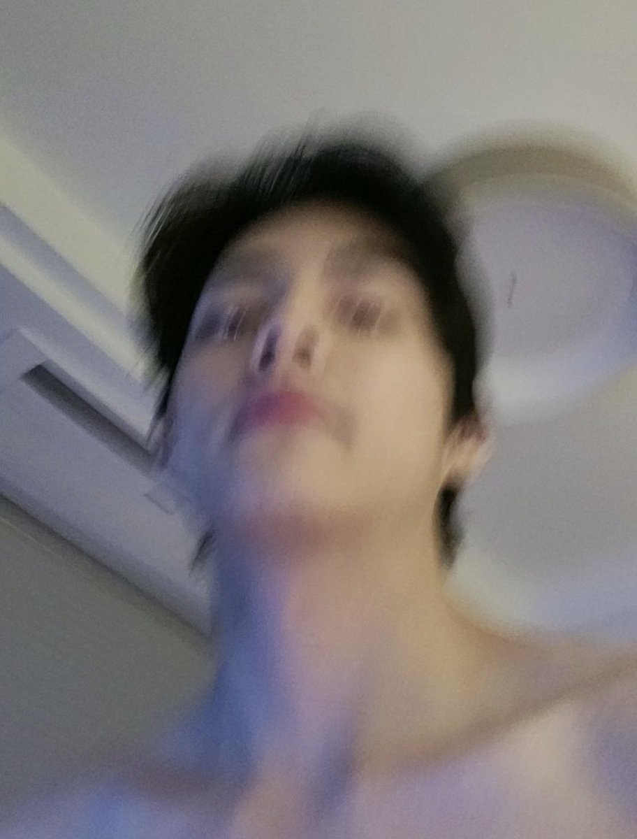 Taehyung posting these on weverse but deleting after