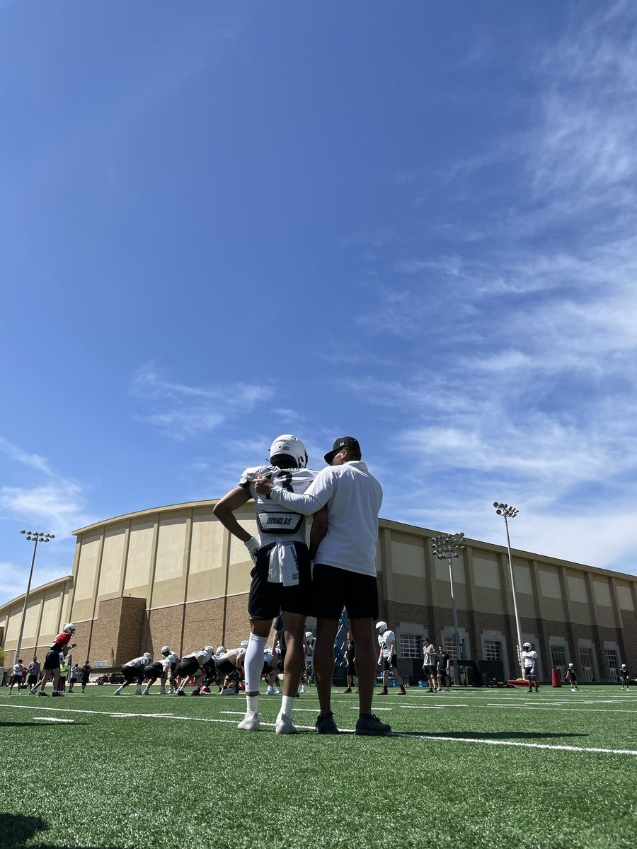 EronHodges's tweet photo. LOVE ya Hard and COACH ya hard @Coach_Fila @TexasTechFB #Practice11 https://t.co/iA69x73pjk