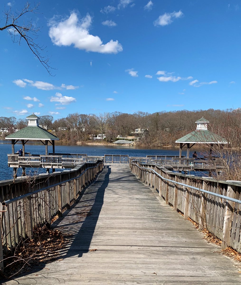 pattyjeffre1's tweet photo. Checking Out Historic Apponaug This Sunny Thursday...
#Warwick #RhodeIsland #PattyJDotCom https://t.co/IqfCA5IvL5