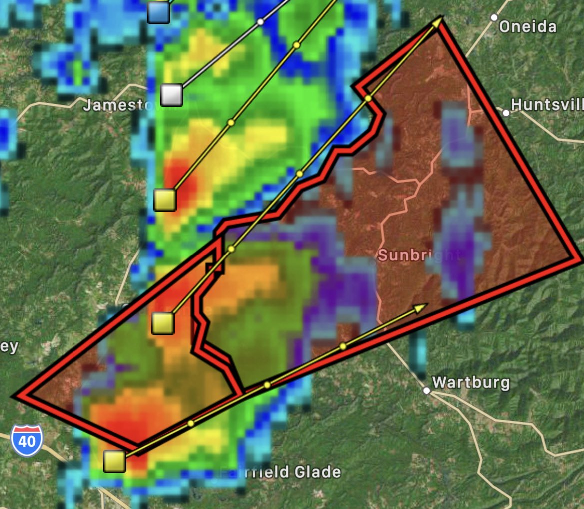 RoaneStateDPS's tweet photo. Look out in Fentress and Morgan County... tornado warning. Seek shelter if in the path of this storm! @roanestate https://t.co/8UTT2LktXH