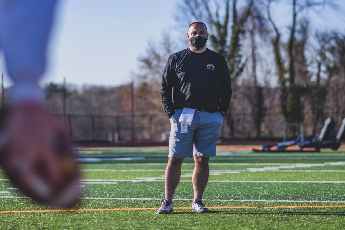 EDLphotography's tweet photo. Get you a coaching staff that supports you like @HTownHuskyFB does! I don’t even ask and they don’t know they’ll see me but they rep my logo constantly, that’s love! 💙 

@michael_rabadi @CoachMWright_ https://t.co/qxbhChSGlB