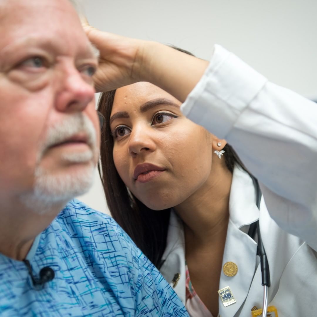 wakeforestmed's tweet photo. Meet @LWestLivingston, Class of 2022, a 7th year MD/PhD student. Learn more about her background and see her life as a medical school student as she takes over @wakeforestmed's Instagram stories tomorrow! https://t.co/aYhggfOyF3 https://t.co/dV85SGM10x