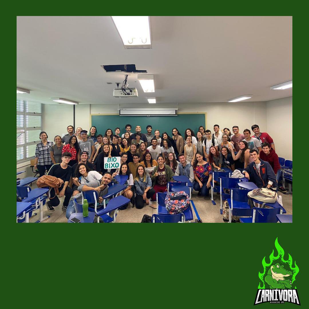 carnivoraufcat's tweet photo. 💚EAI JACAREZADA💚
Pensando que em breve estaremos recebendo mais jacarézinhos pra família, no nosso TBT de hoje, vamos lembrar da última calourada que estivemos juntinhos (só quem viveu sabe!!)
Saudade da faculdade né jacarés?!🥺
#tbt #ufcat #biologia https://t.co/6UeDVwcnlL
