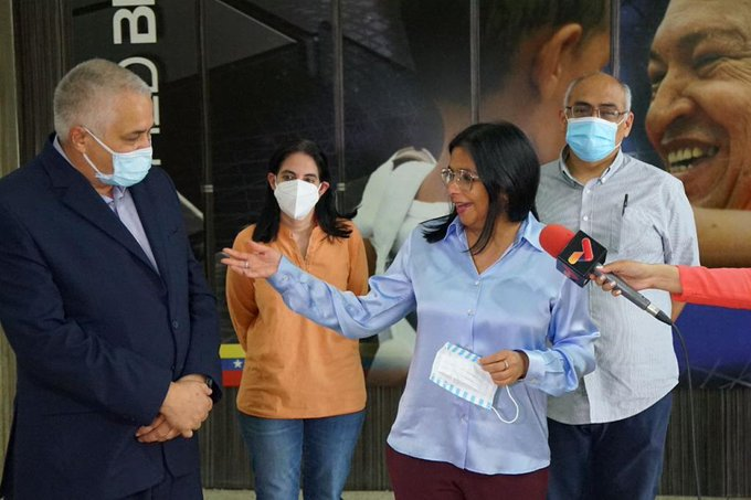 📢¡𝐀𝐬í 𝐥𝐨 𝐃𝐢𝐣𝐨!  🇻🇪
Vicepdta. <a href="/drodriven2/">Delcy Rodríguez</a>: Mientras el mundo está enfrascado en un proceso de desigualdad y mezquindad, en el acceso a los pueblos de la vacuna, aquí está Cuba dando su ejemplo al mundo y extendiendo su solidaridad a Venezuela.
 #JuntosContraLaCovid19