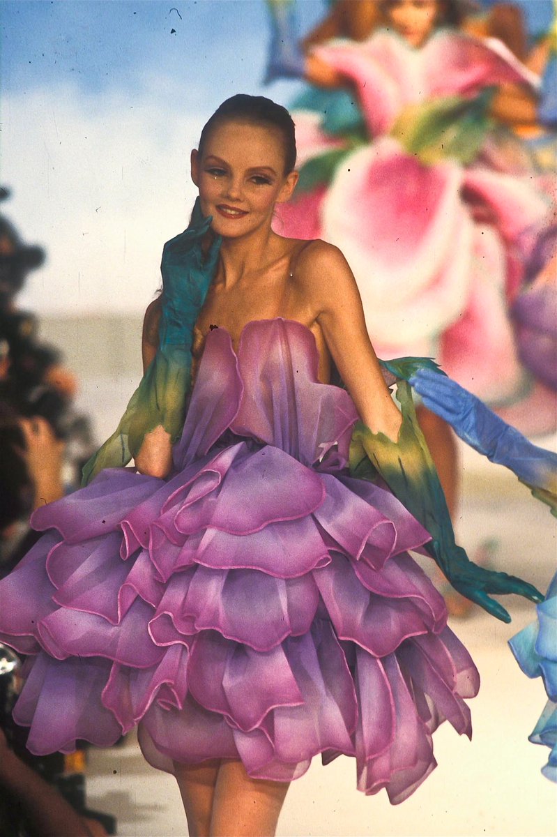 virgodreamy's tweet photo. thierry mugler ss82 https://t.co/CGFb4dgjMz