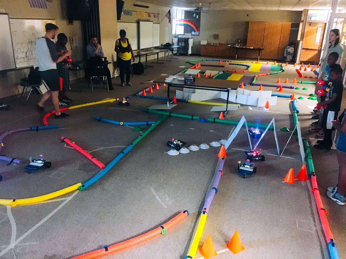 PrairieSTEM's tweet image. #TBT Look at that #STEMBot obstacle course at Skinner Elementary! We can&apos;t wait to get back into the schools with our students. Keep on learning, you&apos;re destined for greatness!

#TheFutureIsSTEM #SupportingSTEM #LearningIsFun