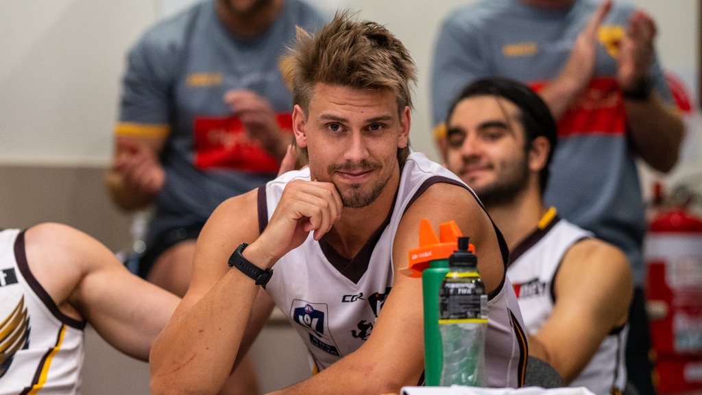 BoxHillHawks's tweet photo. Free entry ✅
2:30pm start ✅ 
At home ✅ 
Canteen and bar open ✅
Only place to get your brown &amp; gold footy fix this weekend ✅
Hugh Beasley to debut ✅✅✅✅✅

Box Hill City Oval is absolutely the place to be tomorrow afternoon. Like, where else can you get *all* of that? https://t.co/UWaGuYoD2m