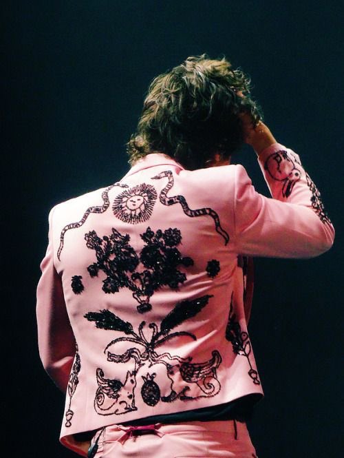 more harry in pink!