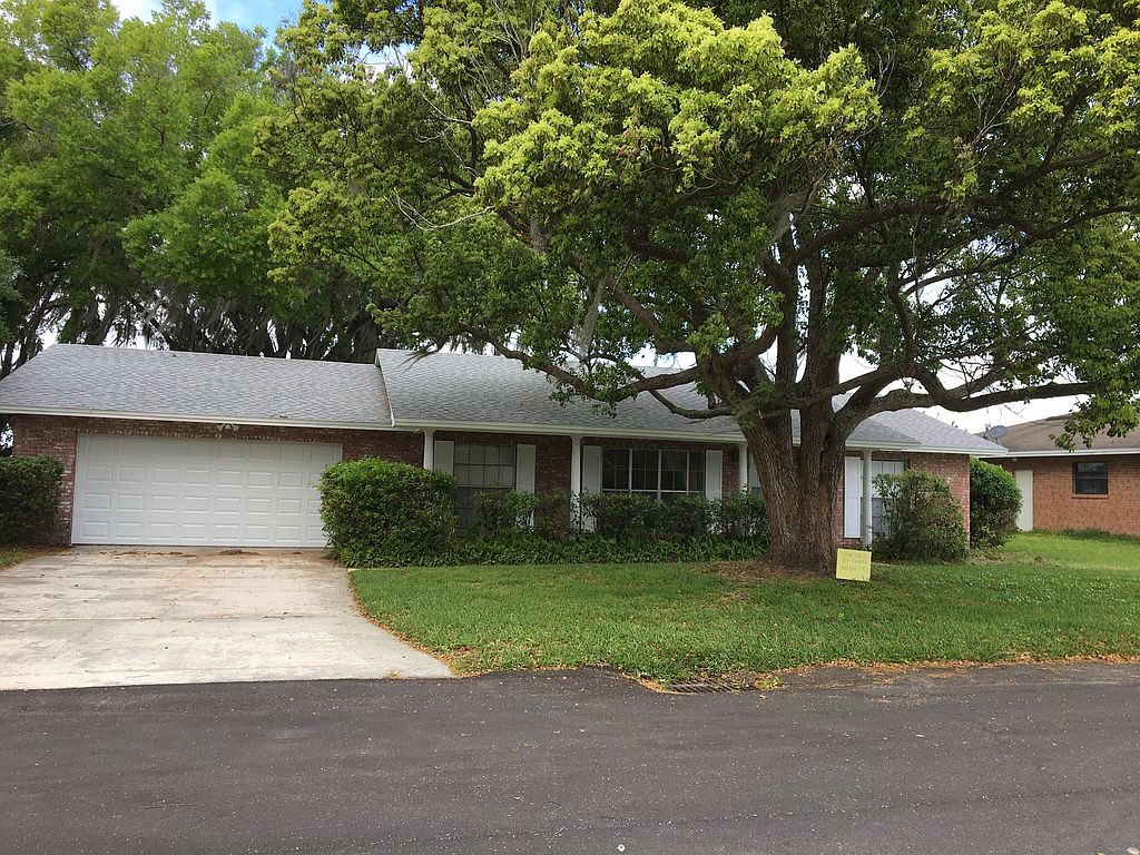 See what I found on @Zillow! zillow.com/homedetails/54…    #CentralFLHouse  #HouseForSale  #RetiredInFlorida  #LakeAccess
