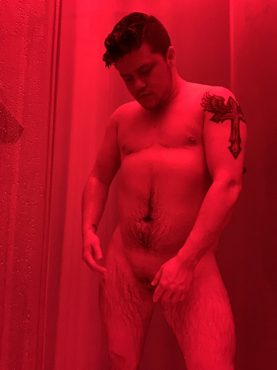 transguybt's tweet photo. took some aesthetically pleasing photos in my hotel, coloring changing room 🥵

https://t.co/qcPVytks6x https://t.co/SAOJmj9IMi
