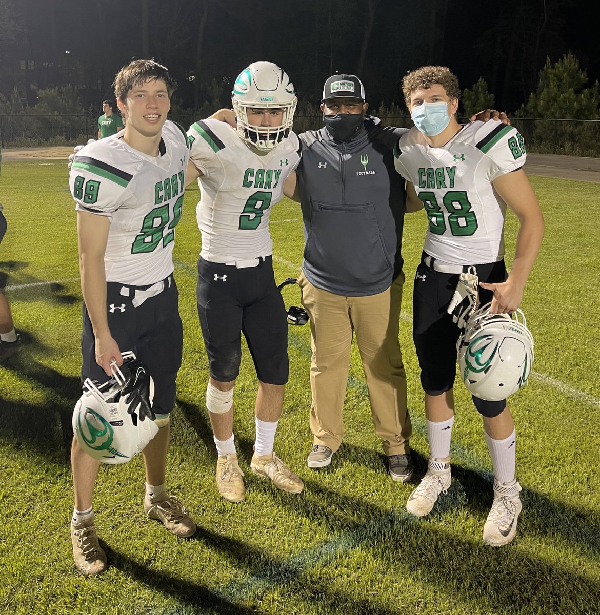 coachpoteat's tweet photo. My guys right here!!! Appreciate you boys and thankful for the opportunity to get to know you guys as well as coach you. All love, and respect. You know I got you all no matter what. @ryanhi11 @KodyRoberts5 @owenjaworski 🔱💚🖤🤍#YCrew #YAK https://t.co/QVOj4V6Z7Q